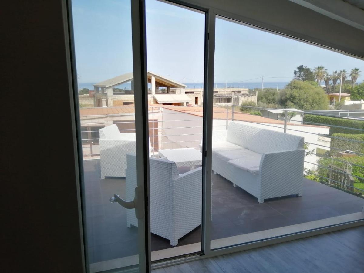 Villa Il Faro 플렘미리오 외부 사진