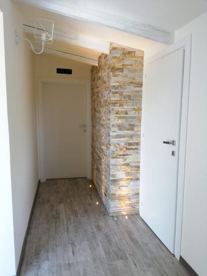 Villa Il Faro 플렘미리오 외부 사진